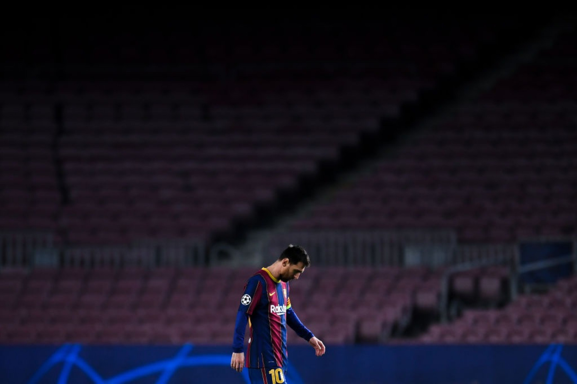 Barcellona PSG Messi Triste GETTY.jpeg