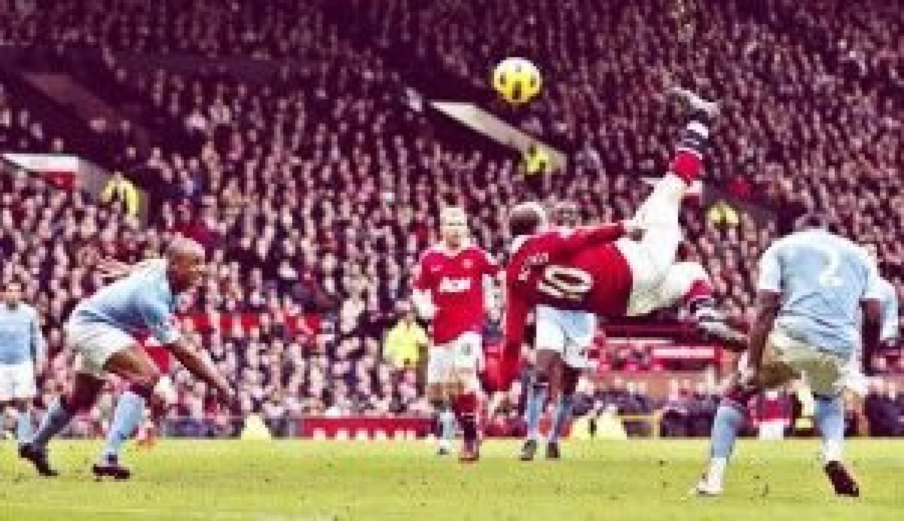 La rovesciata di Wayne Rooney nel derby col City del 2011