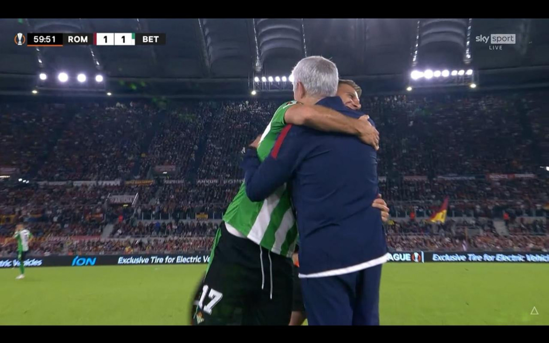 abbraccio-mourinho-joaquin-screen.jpg