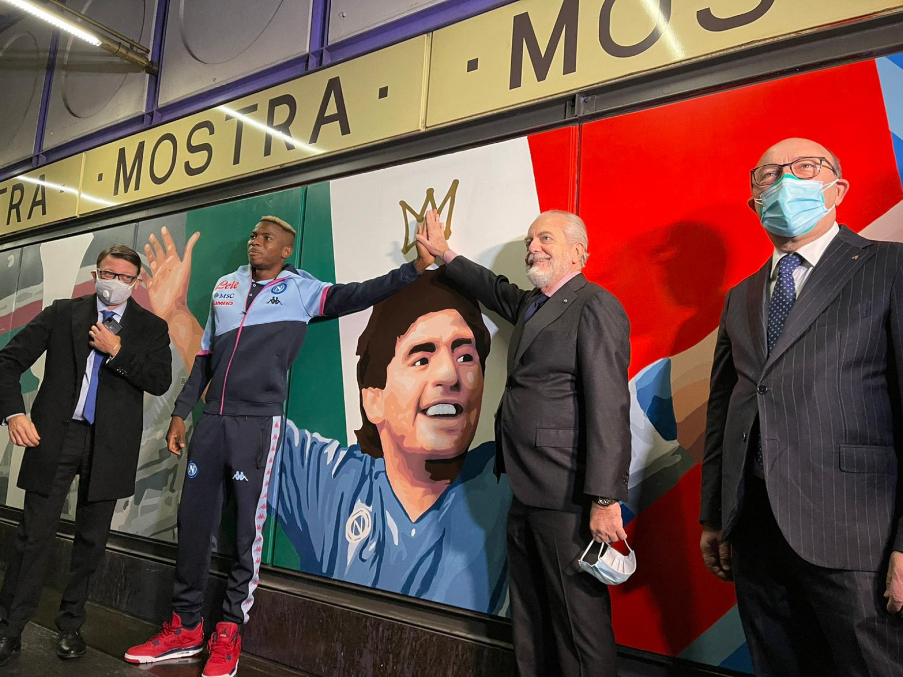 ADL_Osimhen_Mostra_Maradona.jpeg