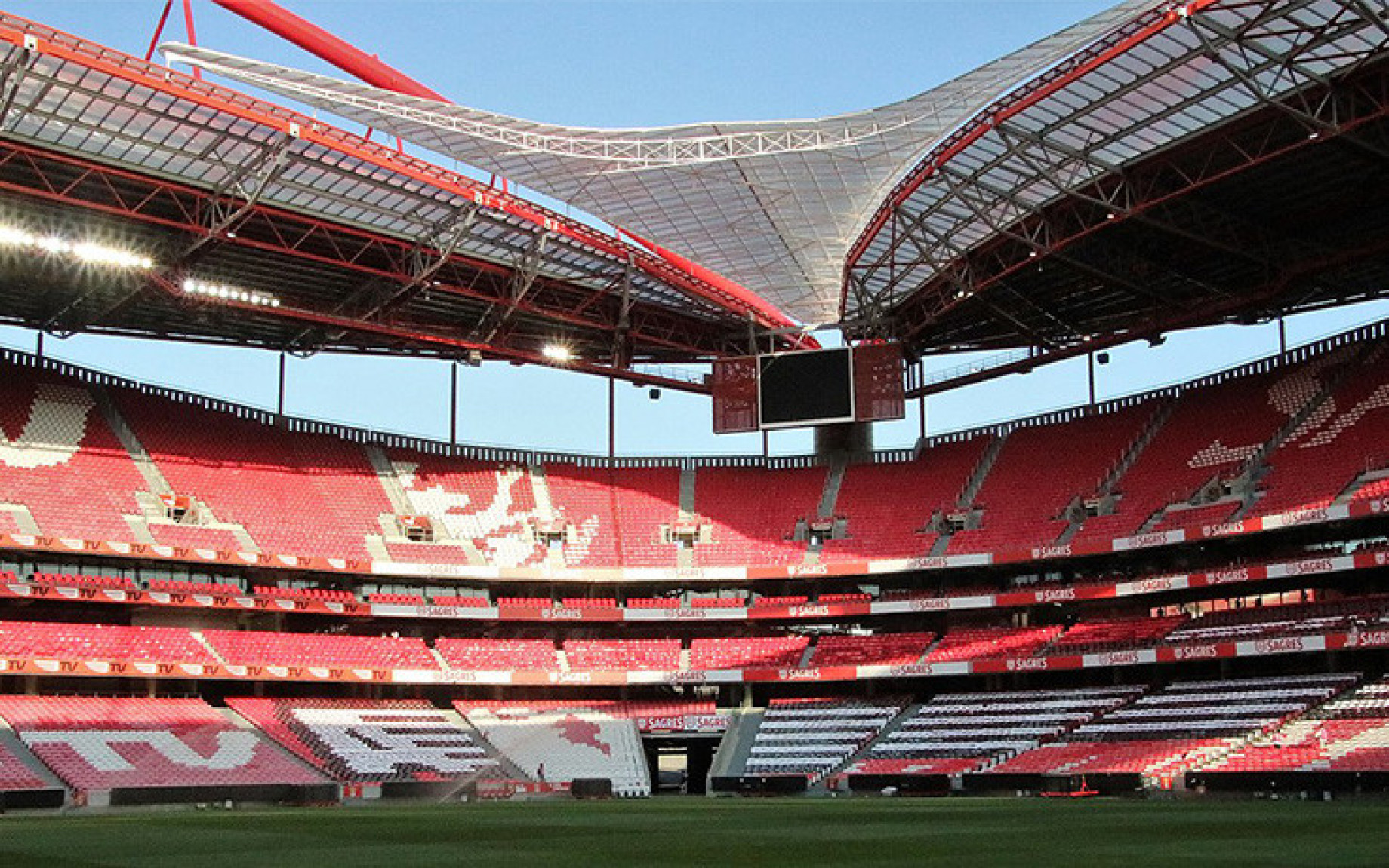 Estadio_Da_Luz_Benfica.jpg