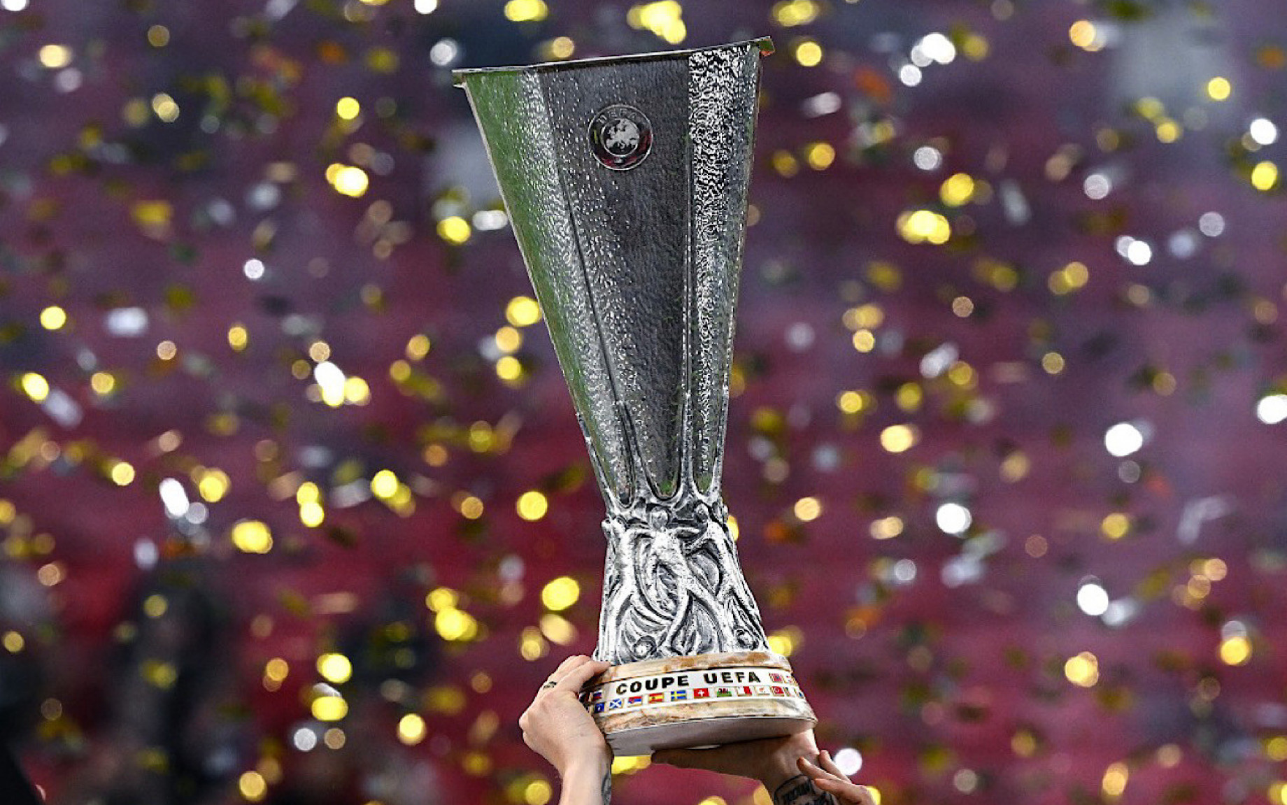 europa-league-trofeo-agency-gpo.jpg