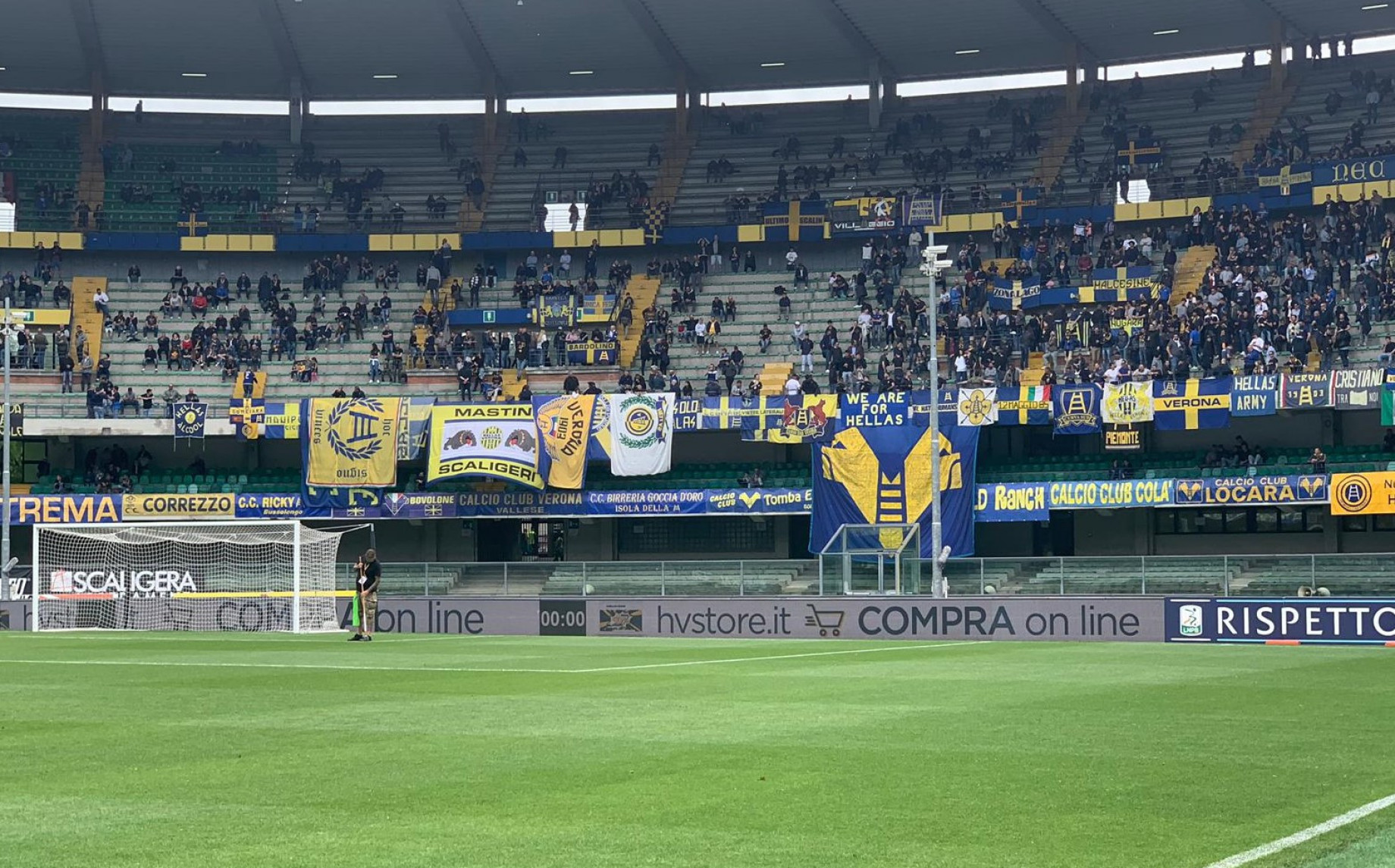 hella verona tifosi stadio GDM.jpeg