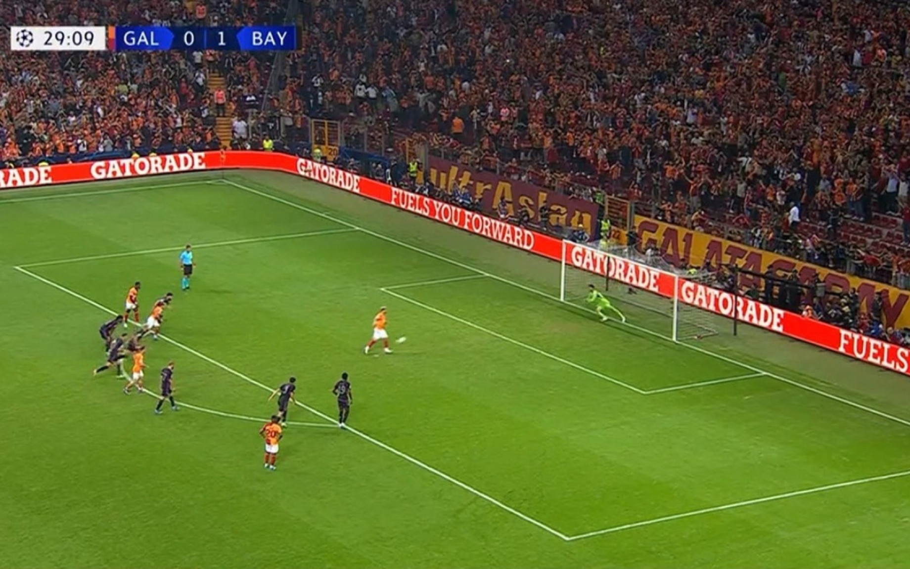 icardi-pallonetto-galatasaray-bayern-monaco-screen-gpo-1.jpg