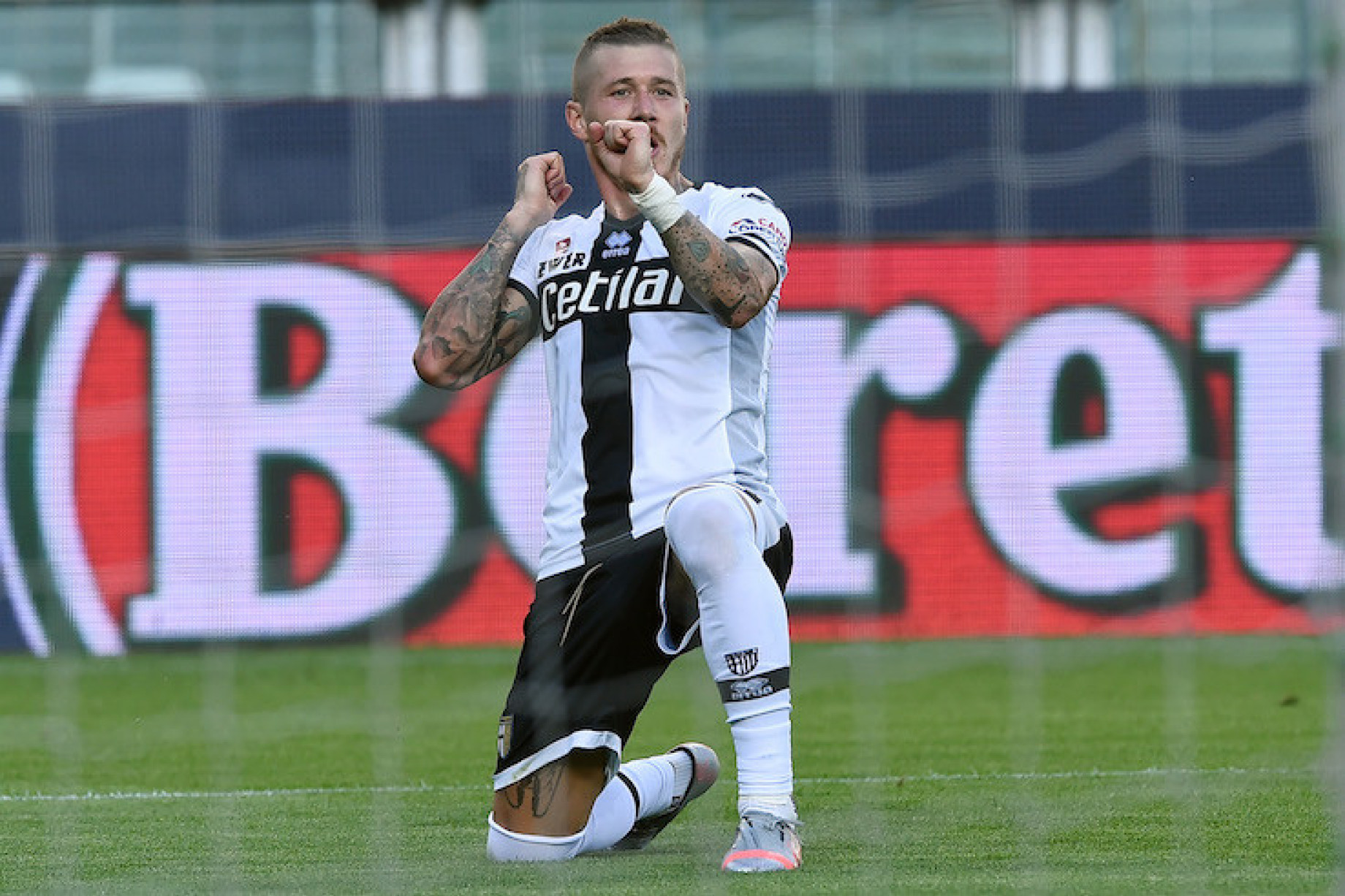 Kucka_x_gallery_asta.jpg