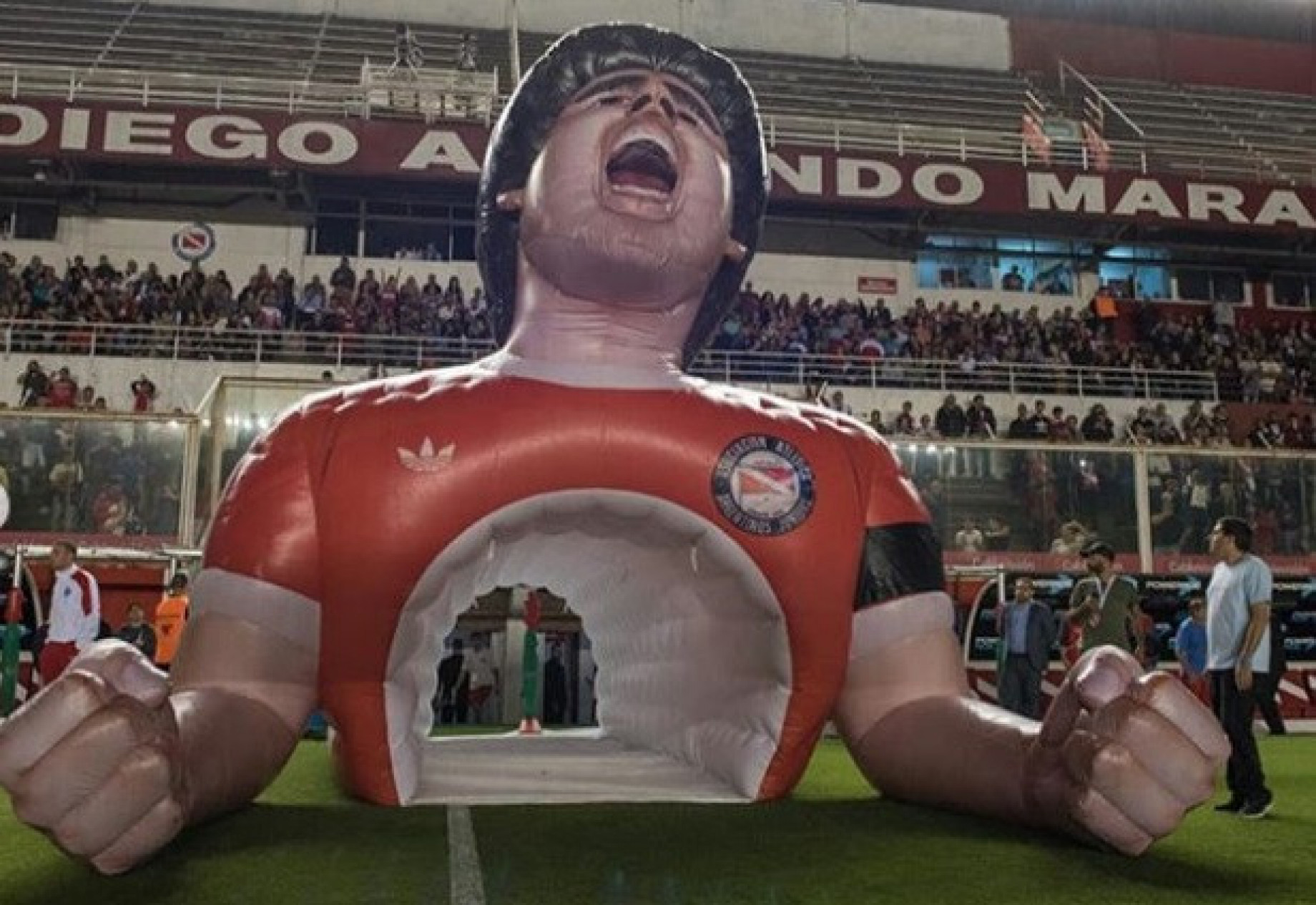 maradona_argentinos_jr.jpg
