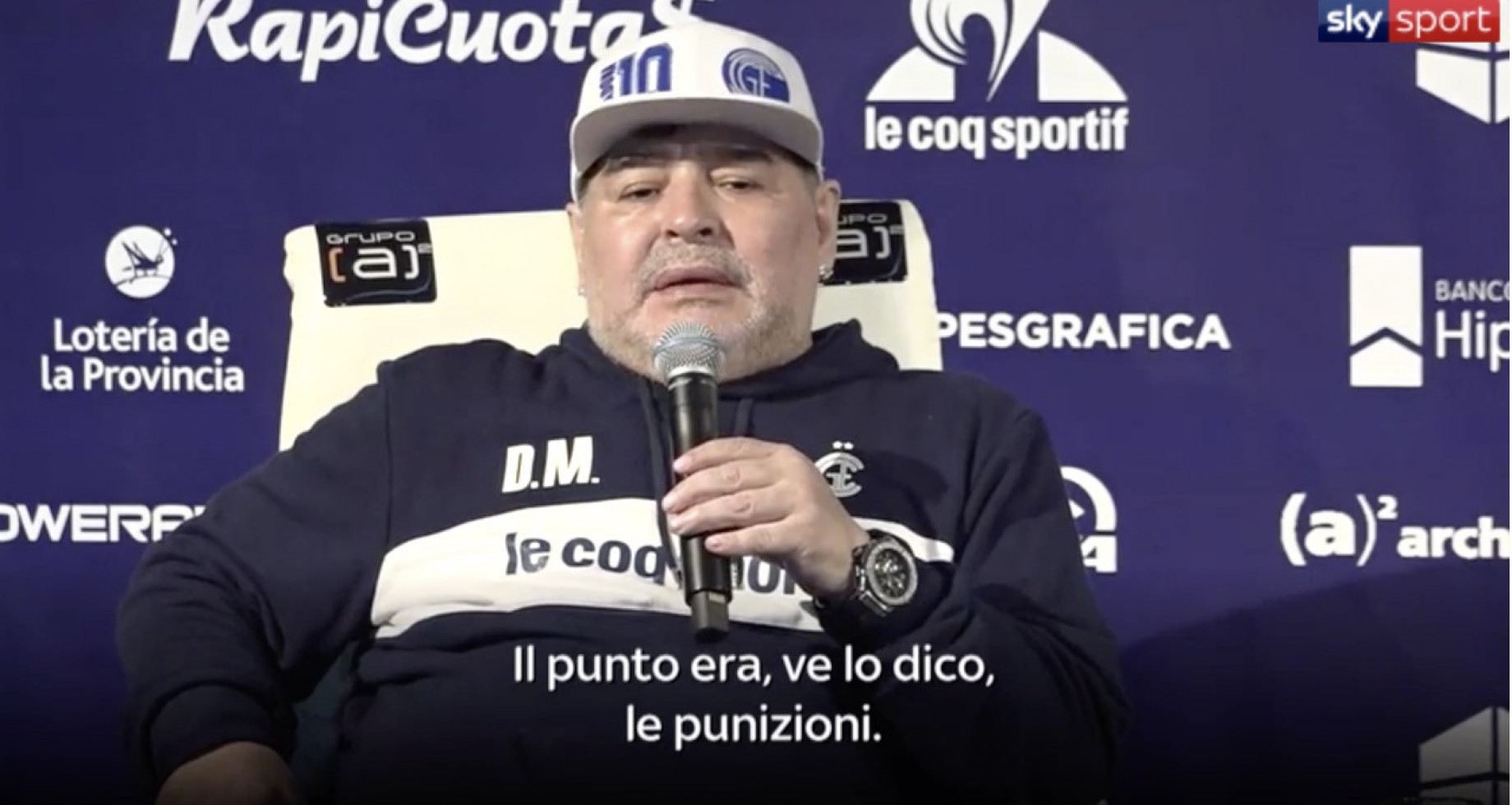 Maradona_Messi_GDM.jpg