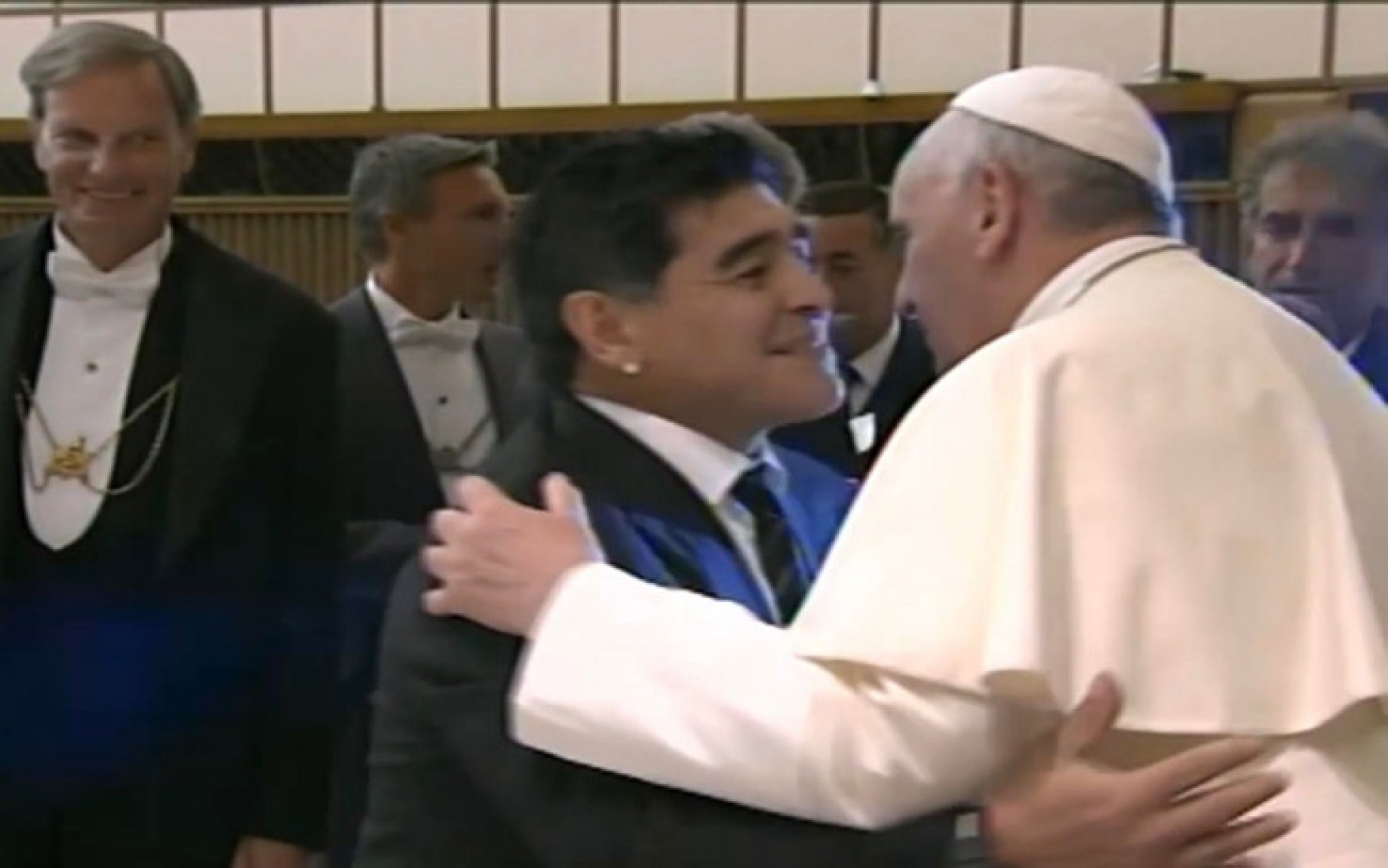 Maradona_Papa_Francesco_screen.jpg