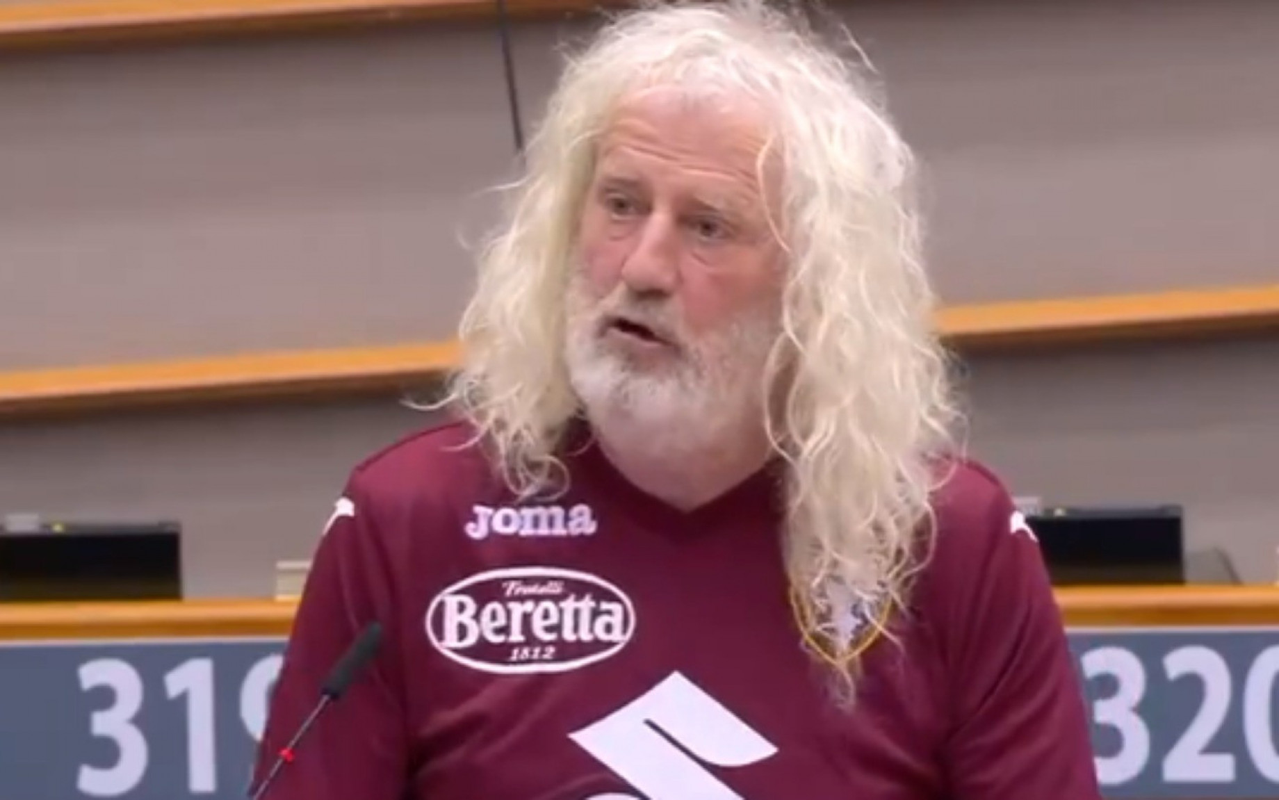 mick-wallace-parlamento-europeo-screen.jpeg