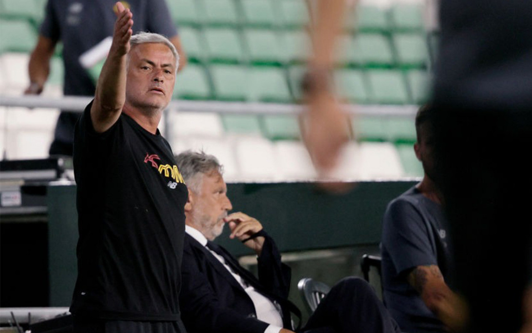 mourinho-arrabbiato-roma-getty-gpo.jpg