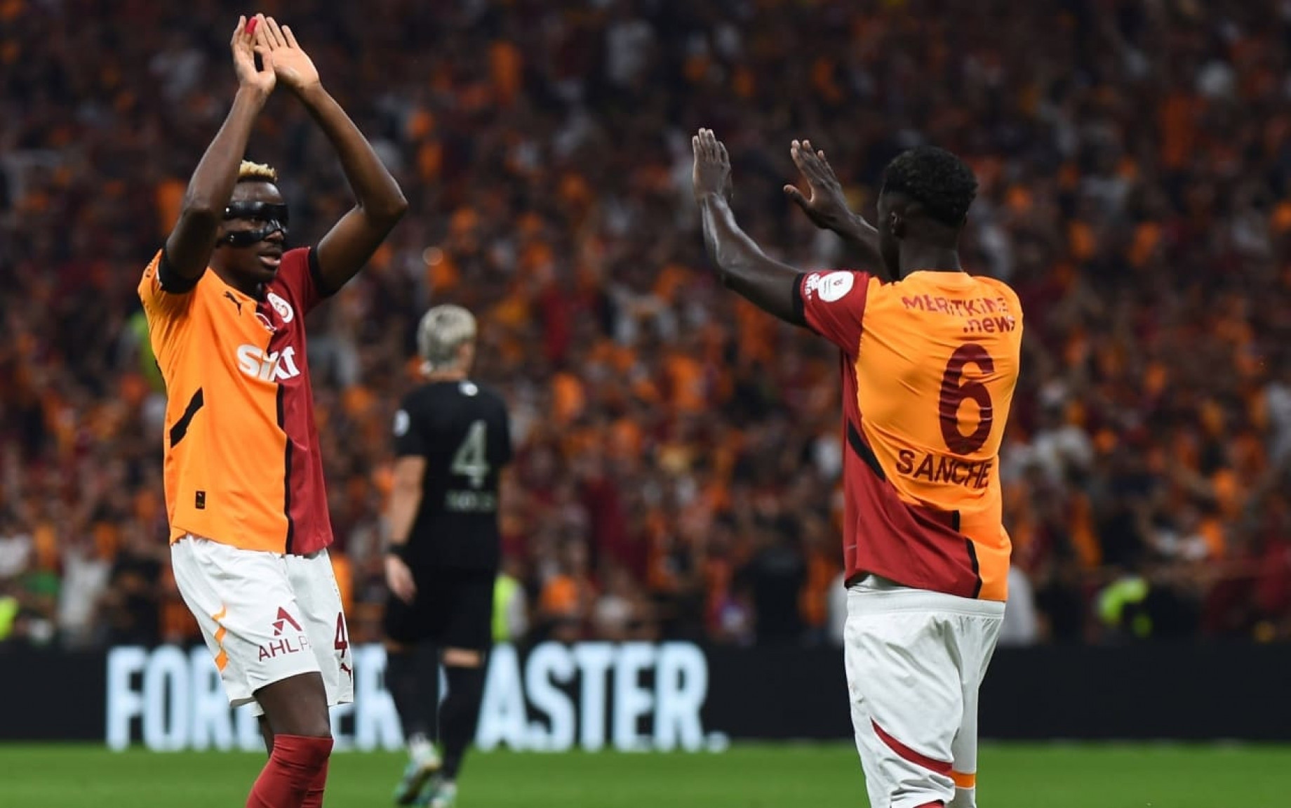 osimhen-galatasaray-imago-2.jpg