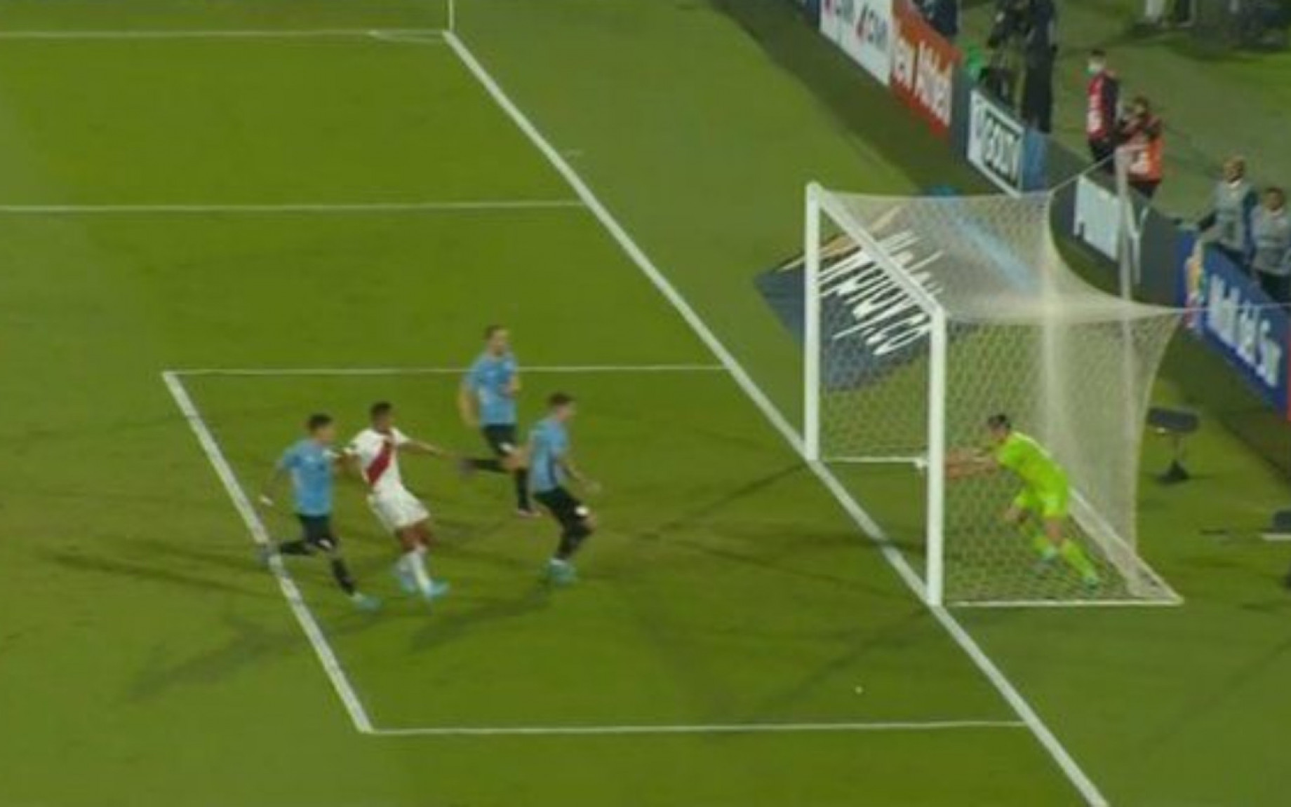 peru-uruguay-gol-non-gol-screen.jpg