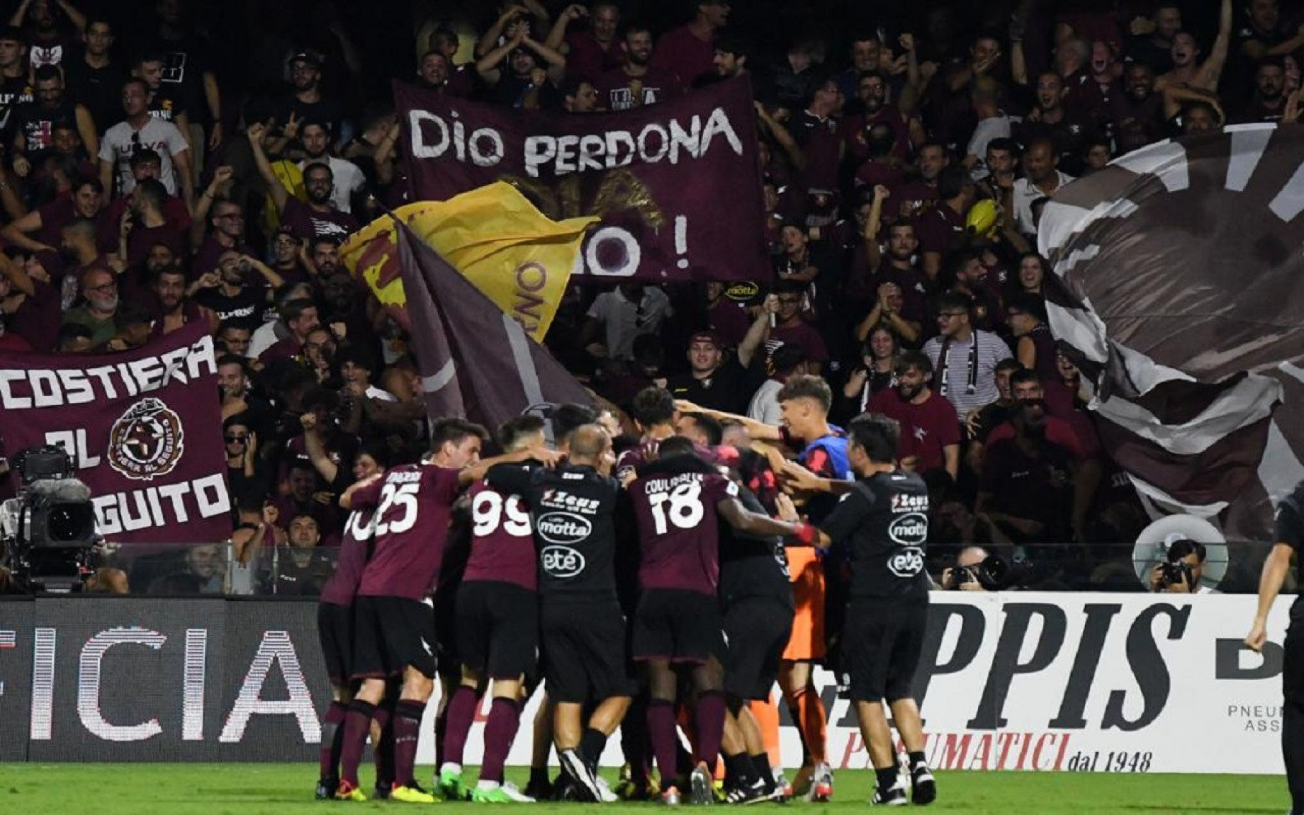 salernitana-esultanza-foto-rosito.jpeg