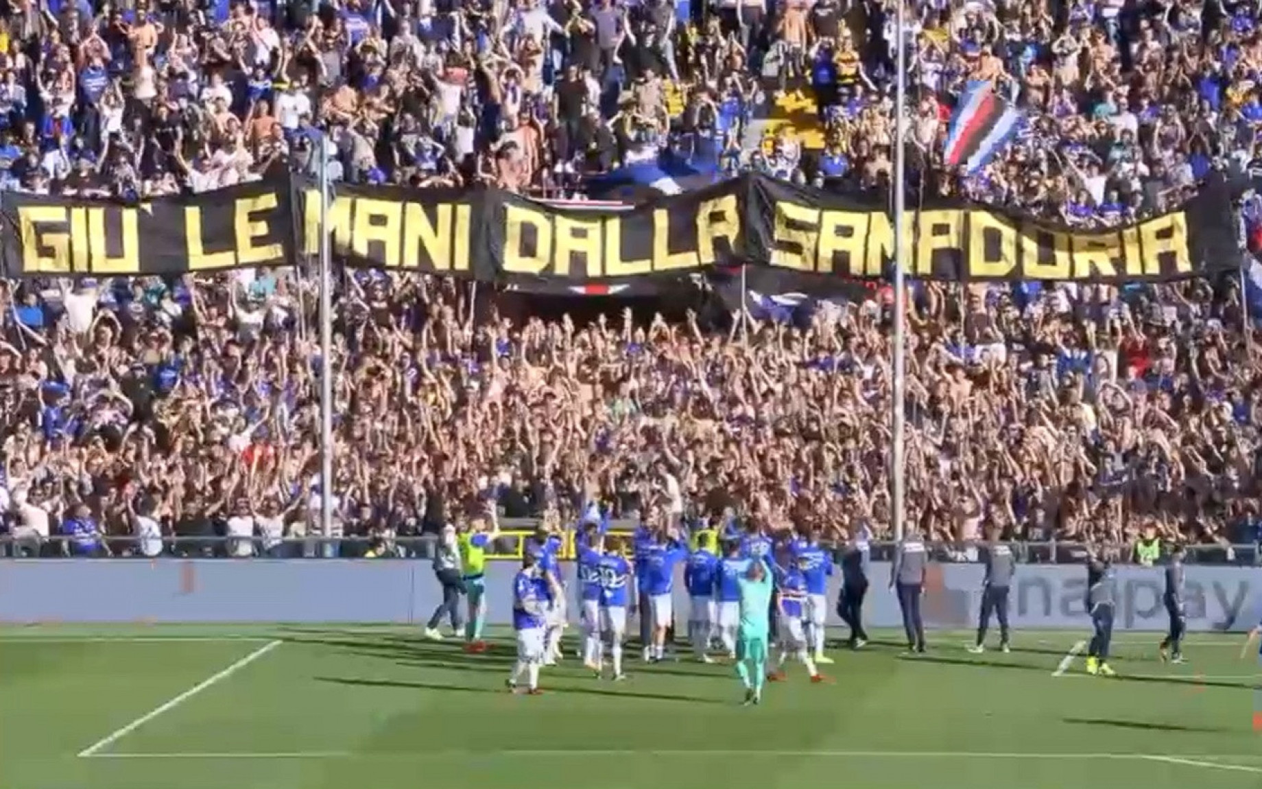 sampdoria-tifosi-curva-squadra-screen.jpg