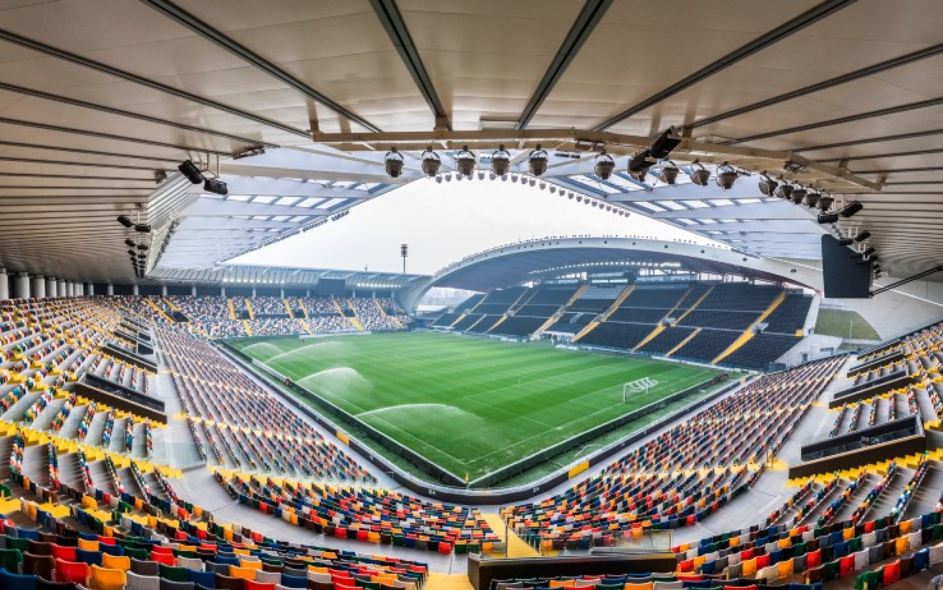 Stadio_Udinese_wiki.jpg