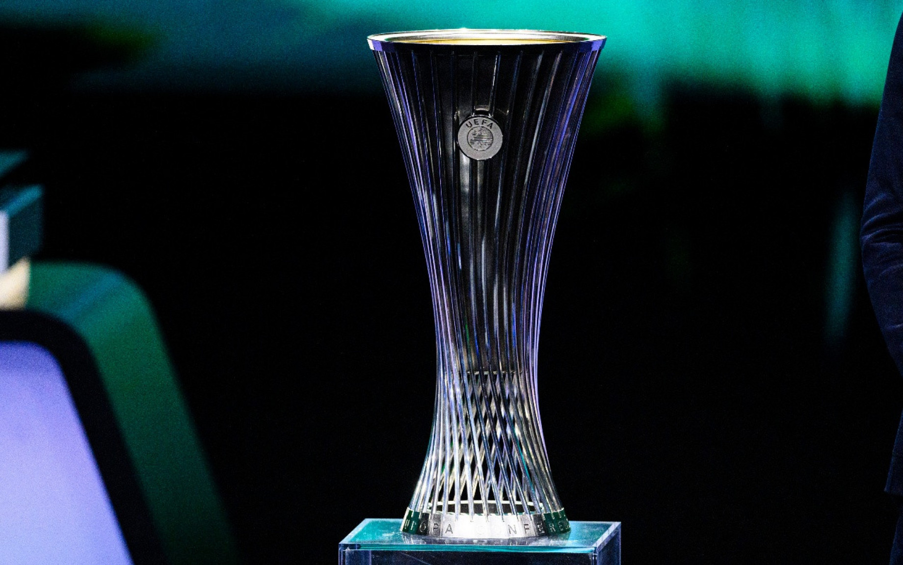 uefa-europa-conference-league-trofeo-coppa-imago.jpg