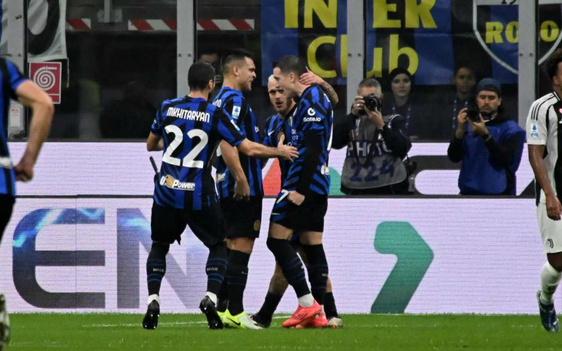 zielinski-dimarco-lautaro-inter-credits-andrea-rosito-gpo.jpg