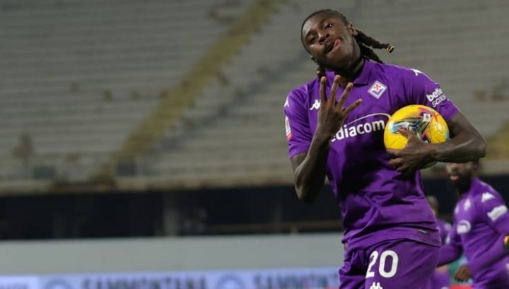 L'attaccante della Fiorentina Moise Kean mentre esulta