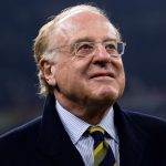 Il presidente del Milan Paolo Scaroni che sorride