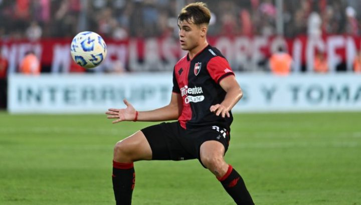 Tomas Perez, centrocampista del Newell's Old Boys sondato dall'Inter (Imago)