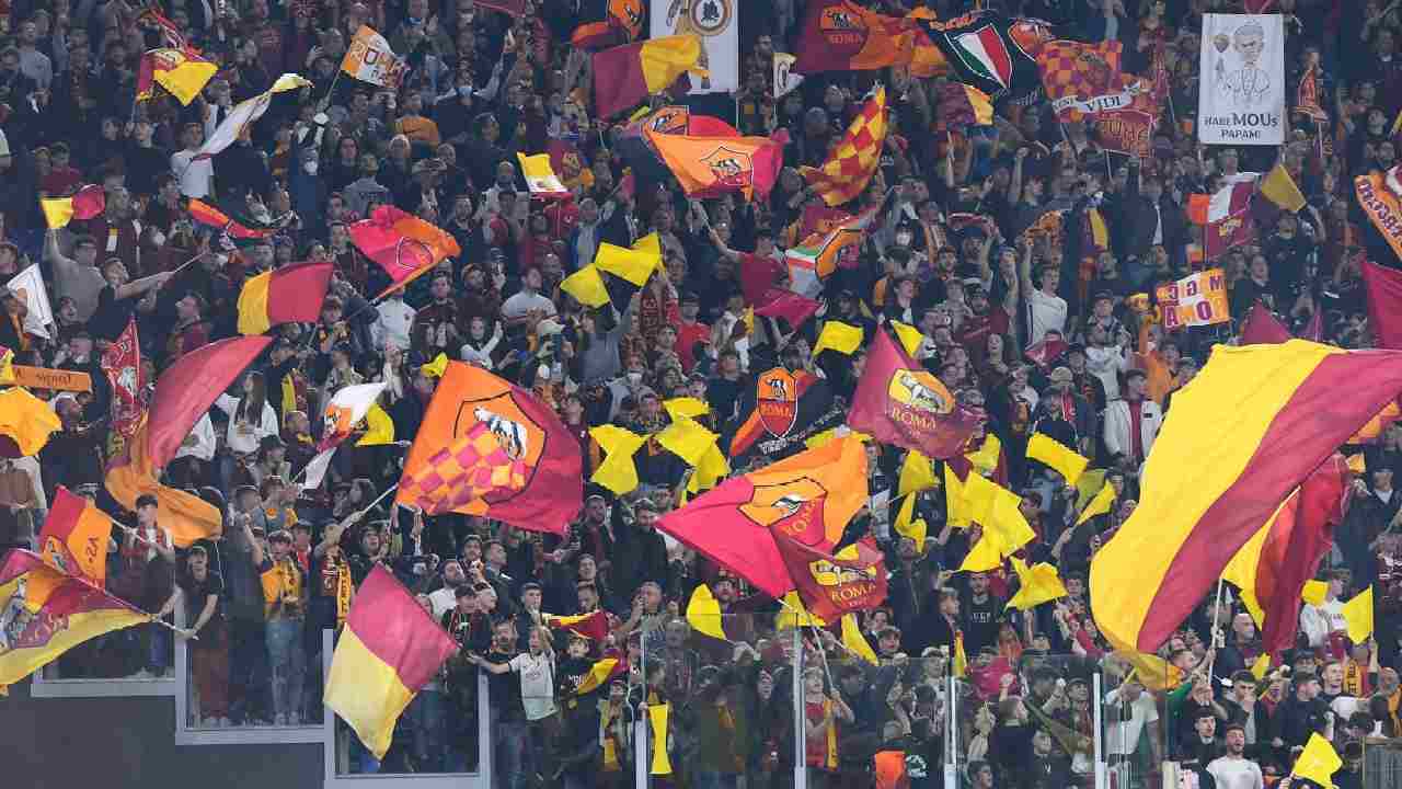 https://gianlucadimarzio.com/wp-content/uploads/2025/01/tifosi-roma-imago-COPERTINA-1.jpg