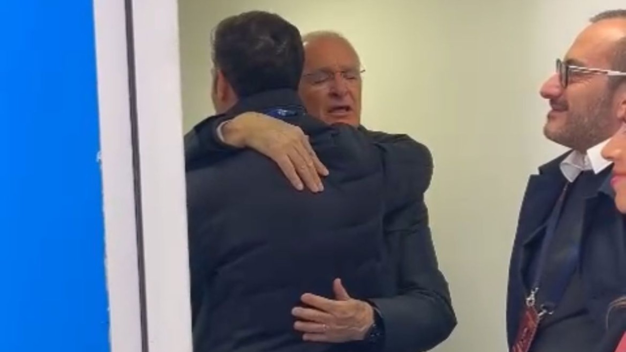 https://gianlucadimarzio.com/wp-content/uploads/2025/03/ranieri-fabregas-abbraccio-copertina.jpg