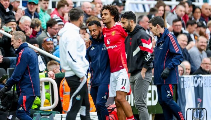 L'infortunio di Zirkzee, attaccante del Manchester United