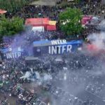Inter, il pullman nerazzurro tra i tifosi