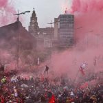 Auto investe la folla durante la parata del Liverpool: arrestato l'autista