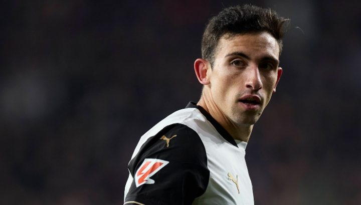 César Tárrega con la maglia del Valencia (Imago)