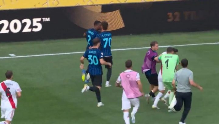 Il momento di tensione tra Dumfries e Acuna