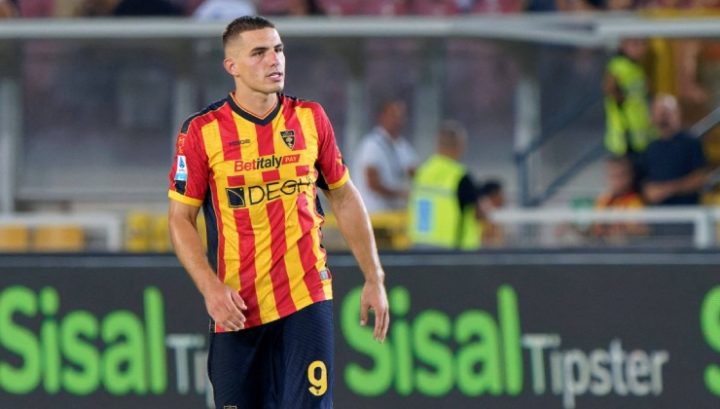 Nikola Krstovic con la maglia del Lecce (IMAGO) 
