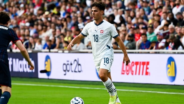 Jashari con la maglia della Svizzera (Imago)