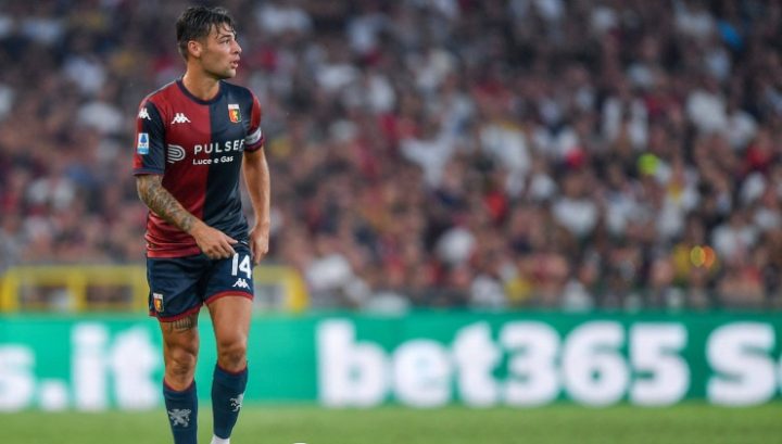 Vogliacco ocn la maglia del Genoa (IMAGO) 