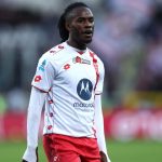 Warren Bondo con la maglia del Monza (Imago)