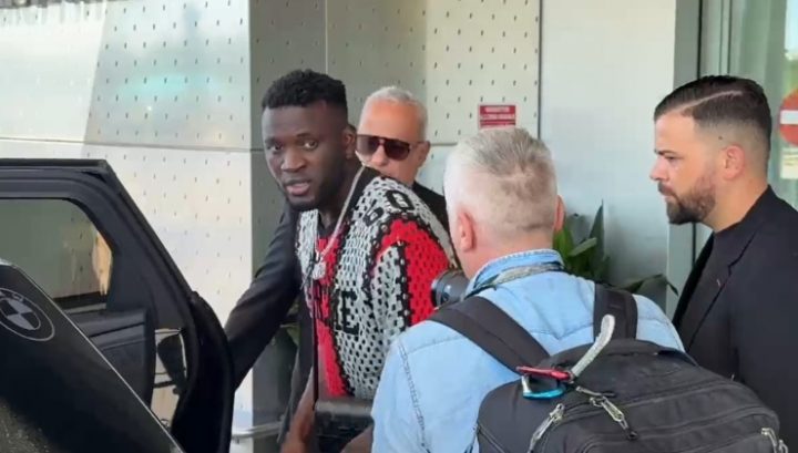 Victor Boniface all'arrivo a Linate (Screen)