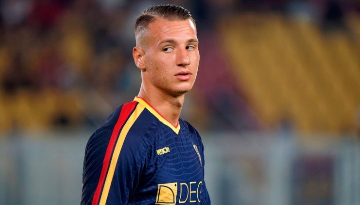 Camarda con la maglia del Lecce (Imago)