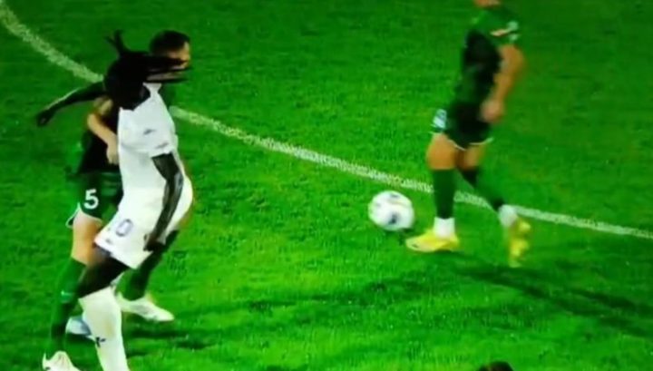 La dinamica dell'espulsione di Moise Kean in Polissya-Fiorentina (Screen)