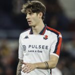Alessandro Zanoli con la maglia del Genoa (Imago)