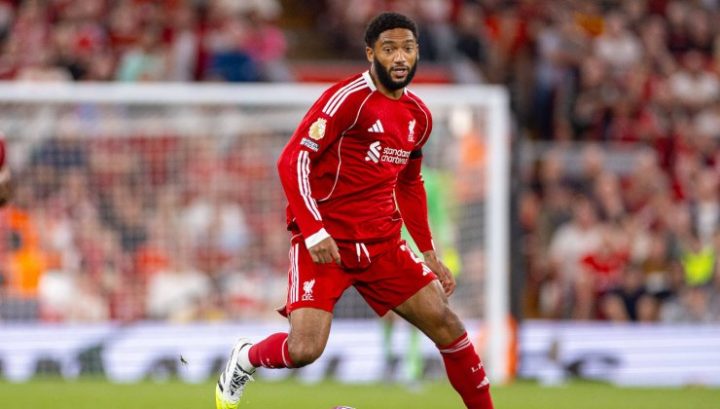 Joe Gomez con la maglia del Liverpool (Imago)