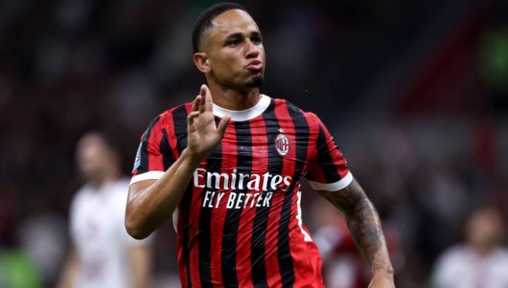 Noah Okafor con la maglia del Milan (Imago)
