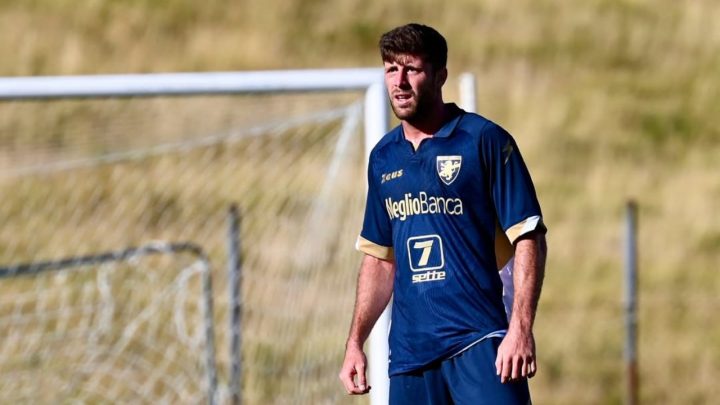 Bracaglia con la maglia del Frosinone - credit: Frosinone Calcio