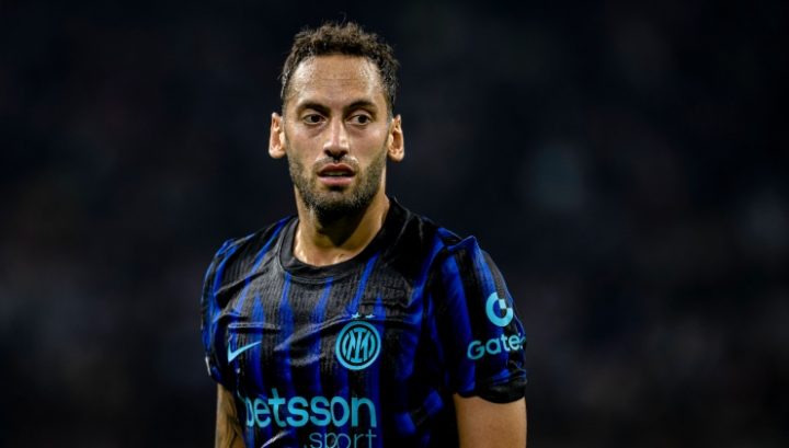 Il centrocampista dell'Inter, Hakan Calhanoglu