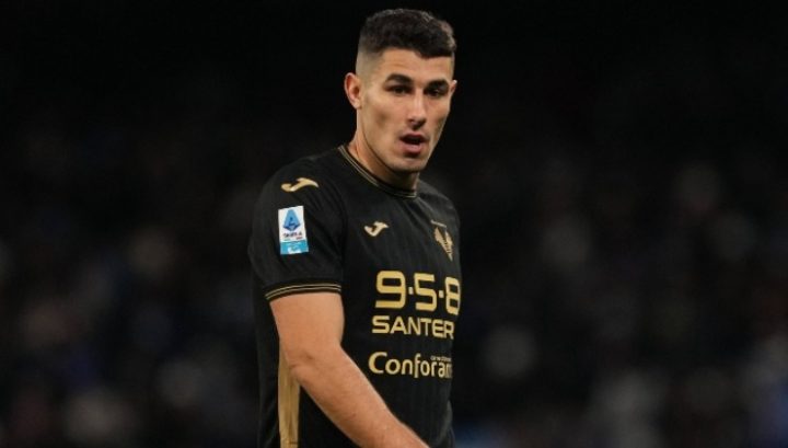 Davide Faraoni con la maglia dell'Hellas Verona (IMAGO)