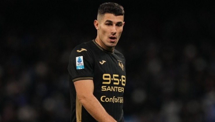 Davide Faraoni con la maglia dell'Hellas Verona (IMAGO)