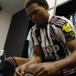 Openda con la maglia della Juventus (Credits: YouTube Juventus)