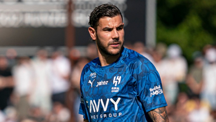 Theo Hernandez con la maglia dell'Al-Hilal (Imago)