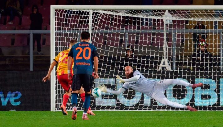 Milinkovic Savic pararigori Lecce Napoli