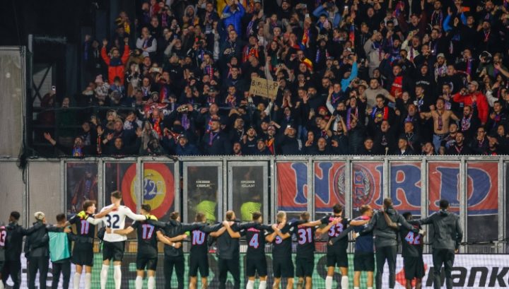 L'FCSB sotto i suoi tifosi (IMAGO)