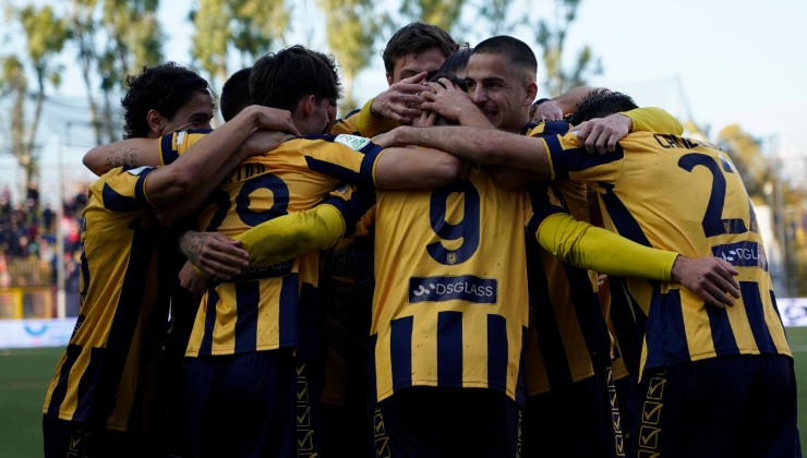 Juve Stabia, abbraccio di squadra (Imago)